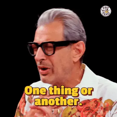 Jeff Goldblum diciendo “One thing or another”, representando la elección entre diferentes caminos como universidad, bootcamps o academias de IA.