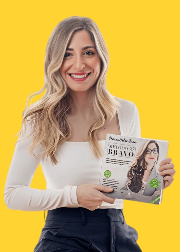 Método Bravo Opiniones 2026: Mi Review Honesta del Curso de Mónica Galán Bravo Mónica Galán Bravo sosteniendo su libro Método BRAVO