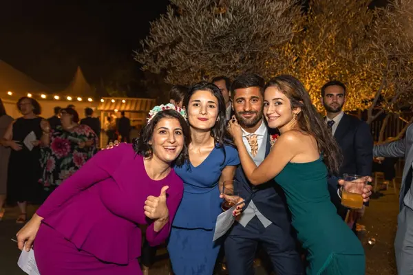 Quien soy Ana Pérez disfrutando de un momento personal fuera del trabajo digital